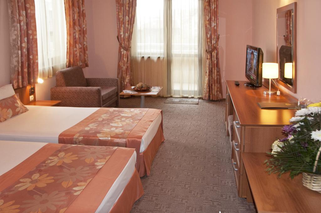 Hotel Real بلوفديف الغرفة الصورة