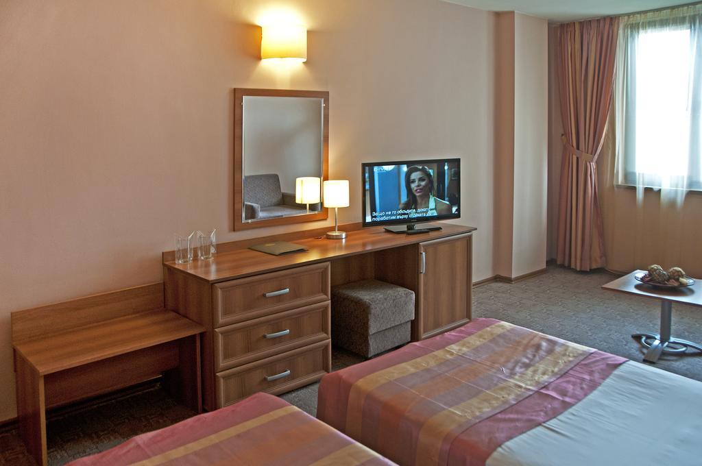 Hotel Real بلوفديف الغرفة الصورة