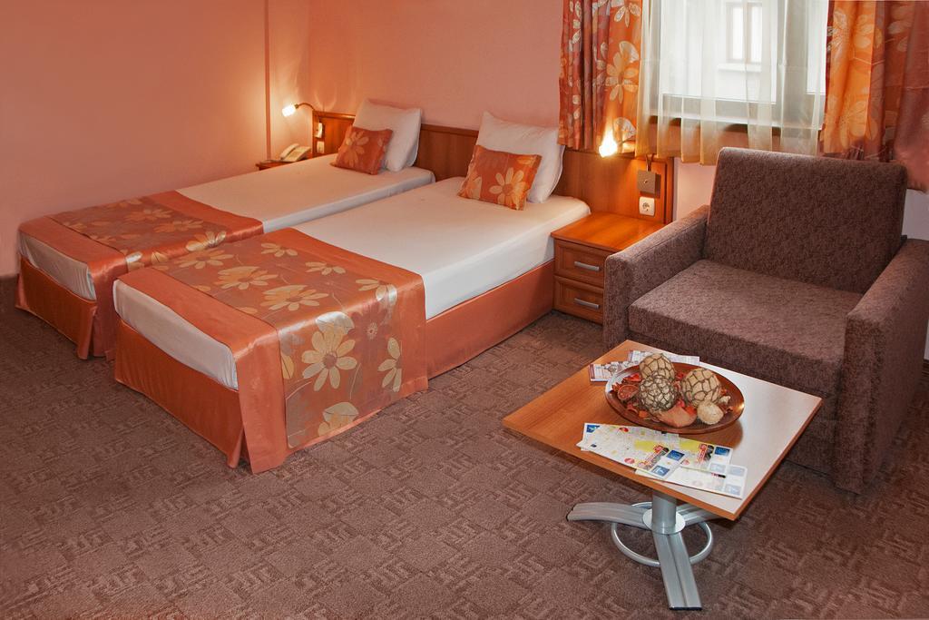 Hotel Real بلوفديف الغرفة الصورة