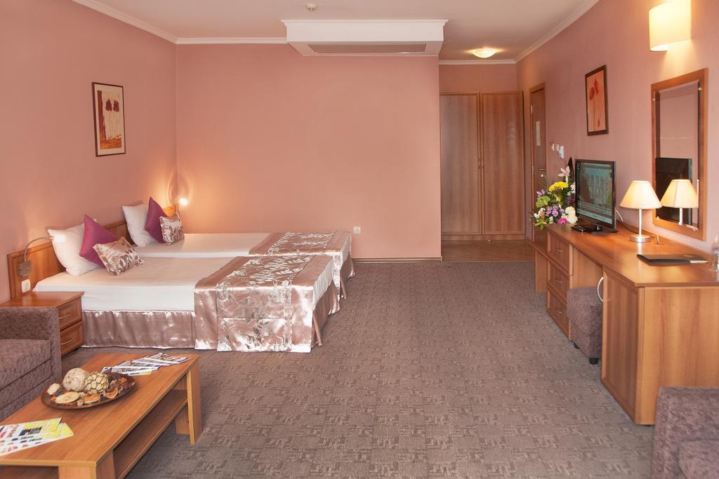 Hotel Real بلوفديف الغرفة الصورة