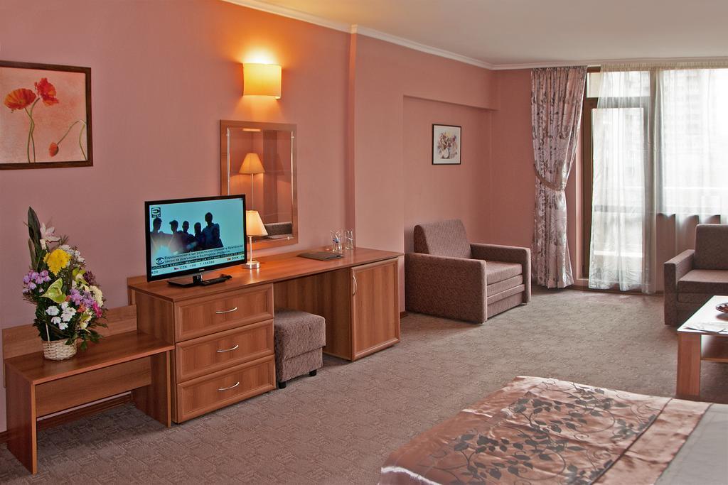 Hotel Real بلوفديف الغرفة الصورة